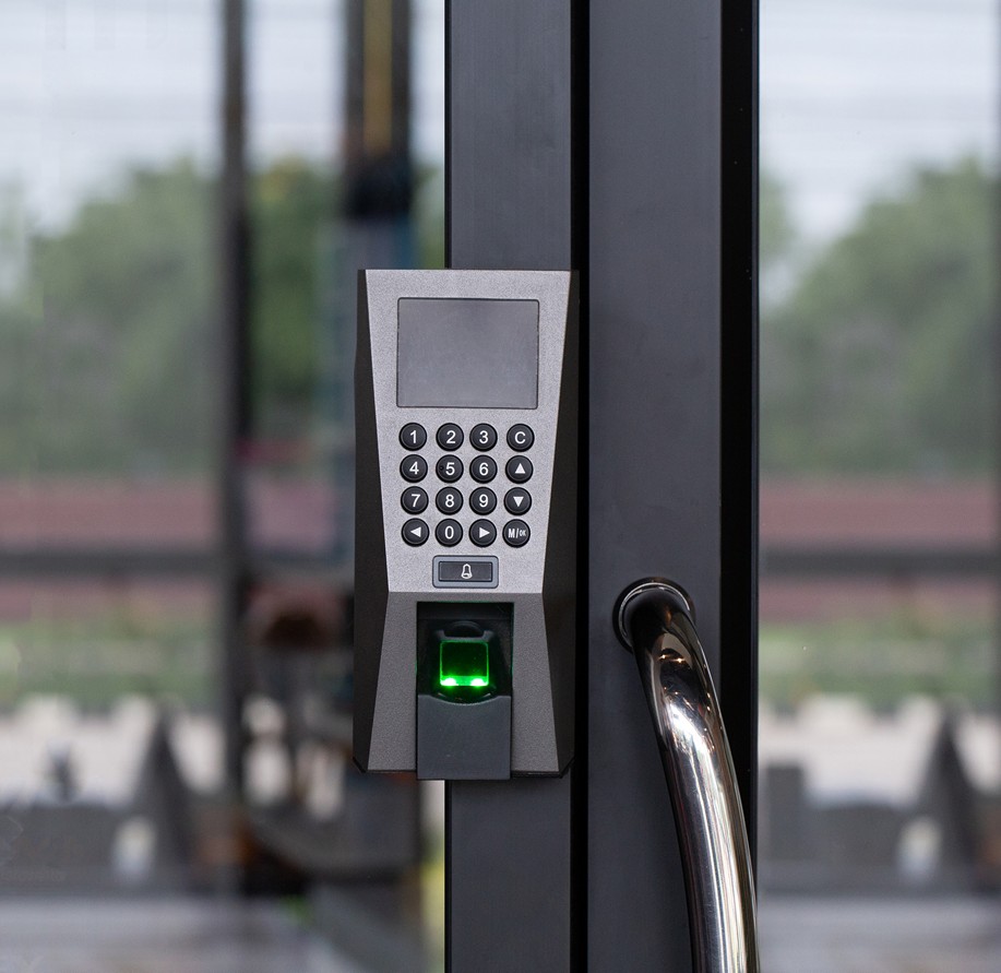 Things to consider when replacing commercial locks